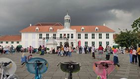 Digitalisasi sistem pembayaran semakin merambah sektor usaha kecil dan menengah (UMKM), termasuk pedagang di kawasan Kota Tua Jakarta.