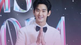 Kim Soo Hyun sukses membuat penonton heboh, lantaran menyebut nama Kim Ji Won pada saat memenangkan penghargaan di Asia Artist Awards 2024.