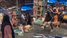 Video perkelahian antara dua perempuan di pasar Mohodopi, Kabupaten Morowali, menjadi viral di media sosial sejak Rabu, 1 Januari 2025 lalu.