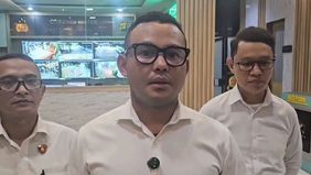 Satreskrim Polres Metro Jakarta Utara langsung memberikan pendampingan kepada ER (40), korban pengeroyokan di Penjaringan, yang mengalami cedera serius di wajah dan tubuh serta hampir diperkosa.