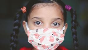 Virus Human Metapneumovirus (HMPV), yang baru-baru ini dilaporkan menyebar di China, kini telah ditemukan di Indonesia. Semua kasus yang terdeteksi melibatkan anak-anak. Menanggapi temuan ini, Menteri Kesehatan Budi Gunadi Sadikin mengimbau masyaraka