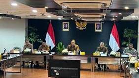 Menteri Koordinator Bidang Infrastruktur dan Pembangunan Kewilayahan (Menko Infra), Agus Harimurti Yudhoyono (AHY), mengundang para menteri dan wakil menteri di jajarannya untuk mengadakan rapat guna membahas kebijakan strategis pada 2025.