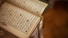 Malam Nuzulul Qur'an adalah malam yang sangat istimewa bagi umat Islam di seluruh dunia. Malam ini mengingatkan kita pada peristiwa turunnya wahyu pertama dari Allah SWT kepada Nabi Muhammad SAW di Gua Hira.