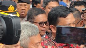 Pengacara Sekjen PDI Perjuangan Hasto Kristiyanto, Maqdir Ismail menjelaskan kliennya diperiksa atas dua perkara sekaligus. 