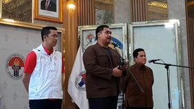 Pelatih anyar Timnas Indonesia, Patrick Kluivert melakukan pertemuan dengan Menteri Pemuda dan Olahraga, Dito Ariotedjo di gedung Kemenpora, Senin, 13 Januari 2025.