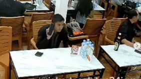 Pelaku terekam jelas dalam rekaman CCTV, yang memperlihatkan wajah pelaku dan bagi yang mengenali wajah pelaku diharapkan dapat membantu pihak berwenang mengidentifikasi dan menangkap pelaku.