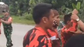 Ketegangan terjadi di Kabupaten Blora, Jawa Tengah ketika sejumlah massa dari organisasi masyarakat (ormas) Pemuda Pancasila (PP) mendatangi markas Gerakan Rakyat Indonesia Bersatu (GRIB) Jaya.