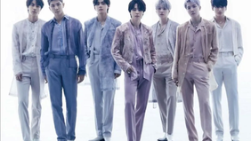 Dengan lagu hit mereka yang dirilis pada tahun 2020, "Dynamite," BTS berhasil menjadi grup K-pop pertama yang mencapai angka dua miliar streaming di platform musik global Spotify.