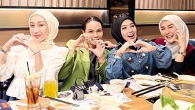 Shella Saukia terlihat pamer momen pertemuannya bersama Fitri Salhuteru dan Marissya Icha, tergabung dalam circle anti Nikita Mirzani.