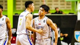 Prawira Bandung harus berjuang keras untuk merebut kemenangan dalam laga sengit melawan Pacific Caesar Surabaya pada lanjutan Indonesia Basketball League (IBL) 2025. Pertandingan yang digelar di GOR Pacific, Surabaya, Rabu, 15 Januari 2025.