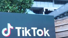 TikTok dikabarkan akan menutup layanan media sosialnya di Amerika Serikat (AS) pada 19 Januari 2025, seiring dengan diberlakukannya larangan penggunaan aplikasi yang digunakan oleh 170 juta warga AS tersebut.