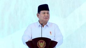 Presiden Prabowo Subianto menyampaikan candaan tentang jabatan presiden saat memberikan sambutan dalam acara Musyawarah Nasional Konsolidasi Persatuan Kadin Indonesia. 