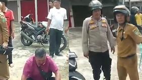 Sebuah insiden menghebohkan publik setelah video seorang oknum polisi Polres Prabumulih, Iptu M. Yunus, menendang wajah seorang pria tua bernama Jauhari (54) hingga mengalami patah hidung, viral di media sosial.