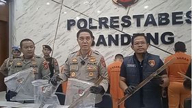 Kepolisian Daerah Jawa Barat telah menetapkan lima orang sebagai tersangka dalam insiden bentrokan antarorganisasi kemasyarakatan yang terjadi pada Rabu, 15 Januari 2025, di markas Pemuda Pancasila, Jalan BKR, Kota Bandung.