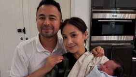 Pasangan selebriti Raffi Ahmad dan Nagita Slavina sukses bikin netizen heboh dengan unggahan foto di akun media sosial Instagram mereka, @raffinagita1717 pada Jumat, 17 Januari 2025.