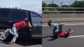 Sebuah video mengejutkan tengah viral di media sosial. Rekaman yang diambil oleh warganet ini memperlihatkan insiden menyeramkan di ruas Tol Wiyoto Wiyono.