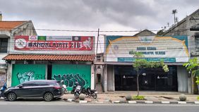 Kantor dan gudang itu terletak di Kota Bandung, Jawa Barat.