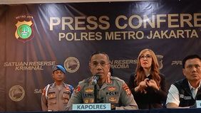 Kapolres Metro Jakarta Timur, Komisaris Besar Polisi Nicolas Ary Lilipaly, mengungkap identitas pemilik Pondok Pesantren Ad-Diniyah di RT 09/RW 07, Pondok Kelapa, Duren Sawit, yang telah melakukan pelecehan terhadap santrinya sejak 2019.