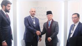  Menteri Luar Negeri (Menlu) RI, Sugiono, mengadakan pertemuan bilateral dengan Wakil Presiden Yaman, Aidarus Al-Zoubaidi, untuk membahas kerja sama Indonesia-Yaman serta penguatan upaya perdamaian di kawasan Timur Tengah.