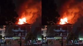 Telah terjadi kebakaran disalah satu ruko di area Kawasan Mall Pondok Gede, Kebakaran terjadi pada Kamis menjelang subuh pukul 03:55 WIB 23/01/25.