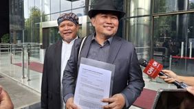 Koordinator Masyarakat Anti-Korupsi (MAKI) Boyamin Saiman melaporkan adanya dugaan tindak pidana korupsi yang berkaitan dengan penerbitan sertifikat hak guna bangunan (HGB) dan sertifikat hak milik (HM) atas pagar laut di wilayah pesisir pantai utara