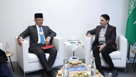 Menteri Luar Negeri RI, Sugiono, membahas rencana kunjungan kenegaraan Presiden Prabowo Subianto ke Arab Saudi dalam pertemuan bilateral dengan Menteri Luar Negeri Arab Saudi, Pangeran Faisal bin Farhan Al-Saud.