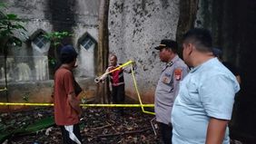 Kepolisian masih melakukan penyelidikan terkait penemuan benda yang menyerupai peledak lempar (granat) di Jalan Mendut RT 004/001, Kelurahan Jatisampurna, Kecamatan Jatisampurna, Kota Bekasi, Jawa Barat.