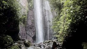 Seorang wisatawan yang ingin berkunjung ke Curug Nangka, Bogor, mengungkapkan keterkejutannya atas kenaikan tarif masuk kawasan wisata tersebut.