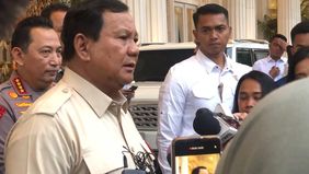 Presiden Republik Indonesia, Prabowo Subianto, menegaskan bahwa TNI dan Polri memiliki tanggung jawab besar dalam menjaga keamanan dan stabilitas negara.