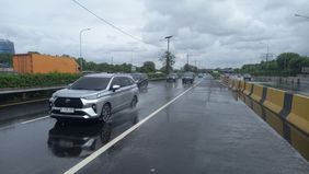 PT Jasa Marga (Persero) mengimbau pengguna jalan yang ingin menuju Bandara Soekarno-Hatta untuk dapat memanfaatkan Jalan Tol JORR 2 Ruas Tol Cengkareng-Batu Ceper-Kunciran.