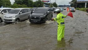 Kepolisian Resor Kota (Polresta) Bandara Soekarno-Hatta (Soetta), Polda Metro Jaya, memastikan bahwa pengalihan arus lalu lintas menuju Bandara Internasional Soekarno-Hatta masih diberlakukan.