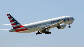 Pesawat American Airlines yang membawa 64 penumpang bertabrakan dengan helikopter militer AS di dekat Bandara Nasional Ronald Reagan Washington di Washington DC, pada Rabu, 29 Januari 2025.