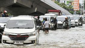 Penjabat Gubernur DKI Jakarta, Teguh Setyabudi, mengungkapkan bahwa curah hujan yang terjadi pada Selasa 28 Januari lalu yang melebihi kapasitas saluran air, baik utama maupun pendukung, sehingga menyebabkan genangan dan banjir di sejumlah titik.