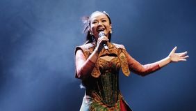 Yura Yunita sangat berantusias saat latihan jelang konser Bingah sebagai bentuk dedikasi 10 tahun bermusik, hingga alami ujian yakni jatuh sakit.