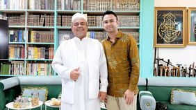 Raffi Ahmad terlihat menemui habib Rizieq untuk berdiskusi memajukan kerukunan umat beragama.