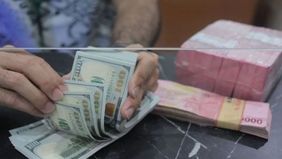 Pada Senin, 7 April 2025, nilai tukar rupiah tercatat mengalami pelemahan di pasar spot. Bahkan, penurunannya nyaris menembus angka Rp17.000 per dolar AS.