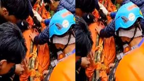 Setelah empat hari pencarian intensif, Tim SAR gabungan akhirnya menemukan Ketua Mapala Uhamka, Mohamad Rohadi (21) yang sebelumnya dilaporkan hilang di kawasan Gunung Joglo, Kecamatan Cisarua, Kabupaten Bogor. Tragisnya, Rohadi ditemukan dalam kondi