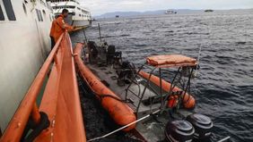 Basarnas meningkatkan upaya pencarian terhadap seorang jurnalis televisi yang hilang akibat ledakan kapal cepat milik Kantor SAR Ternate di Perairan Oba Selatan, Kota Tidore Kepulauan, Maluku Utara.