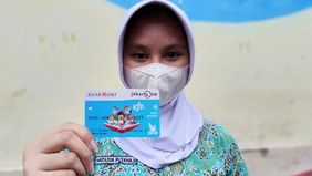 Dinas Pendidikan (Disdik) DKI Jakarta akan memberlakukan syarat nilai rapor atau capaian hasil belajar dengan rata-rata minimal 70 bagi siswa yang menerima Kartu Jakarta Pintar (KJP) Plus.