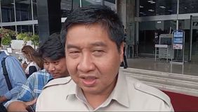 Menteri Perumahan dan Kawasan Permukiman, Maruarar Sirait (Ara), menanggapi isu terkait kemungkinan reshuffle kabinet setelah 100 hari kerja pemerintahan Presiden Prabowo Subianto.