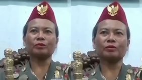  Seorang wanita yang kini menjadi bahan perbincangan hangat di media sosial, mengaku sebagai "Ratu Sedunia."