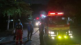 Kebakaran melanda kubah Masjid Agung Praya yang berlokasi di Kabupaten Lombok Tengah, Provinsi Nusa Tenggara Barat (NTB). 