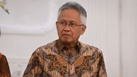 Menteri Pendidikan Tinggi, Sains, dan Teknologi (Mendiktisaintek) Satryo Soemantri Brodjonegoro menyampaikan bahwa ada kemungkinan kenaikan uang kuliah akibat efisiensi anggaran pemerintah.