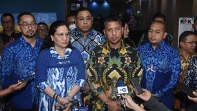 Bendahara Umum Partai Demokrat, Renville Antonio, meninggal dalam kecelakaan lalu lintas di Jawa Timur.