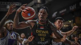 Dewa United Banten melanjutkan tren positif dengan mencatat kemenangan keempat berturut-turut di Indonesian Basketball League (IBL) 2025. Mereka menaklukkan Satya Wacana Salatiga dengan skor 79-62 di Dewa United Arena, Tangerang, Kamis malam.