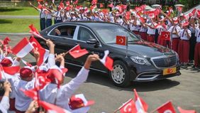 Presiden Turki Recep Tayyip Erdogan terharu dengan sambutan hangat warga Indonesia dan persiapan yang dilakukan Presiden Prabowo selama kunjungannya ke Indonesia.