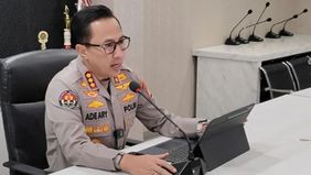 Polda Metro Jaya mengerahkan 365 personel untuk mengamankan aksi unjuk rasa yang dilakukan oleh para pengemudi ojek daring, taksi daring, dan kurir daring di Gedung Kementerian Ketenagakerjaan pada hari Senin, 17 Februari 2025.