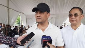 Gubernur Jawa Tengah terpilih, Ahmad Luthfi, mengungkapkan bahwa ia telah lama memiliki kartu tanda anggota (KTA) Partai Gerindra, meskipun penyerahannya baru dilakukan kemarin.