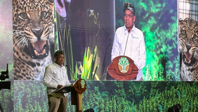 Survei populasi macan tutul Jawa (Panthera pardus melas) yang dilakukan oleh Kementerian Kehutanan bekerja sama dengan Yayasan SINTAS Indonesia telah mendeteksi keberadaan spesies tersebut di enam dari tujuh bentang alam yang telah dianalisis.