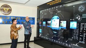 Deddy Corbuzier, yang baru saja diangkat sebagai staf khusus Menteri Pertahanan dalam bidang komunikasi sosial dan publik, akhirnya berkunjung ke Kementerian Pertahanan Republik Indonesia.